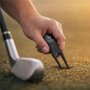 Alex Varga Baltusrol Divot Tool